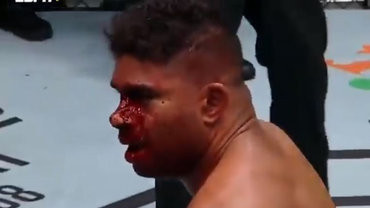 Twitter / Alistair Overeem przegrał przez nokaut z Aleksandrem Wołkowem