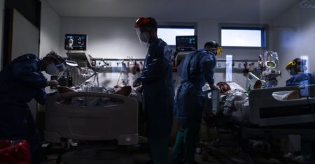 Wariant Delta koronawirusa szybko rozprzestrzenia się w Izraelu. Kolejne zarażenia
