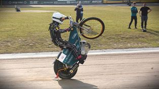 Zielona Góra: Ruszyli. Żużlowcy Falubazu odpalili motocykle na własnym torze