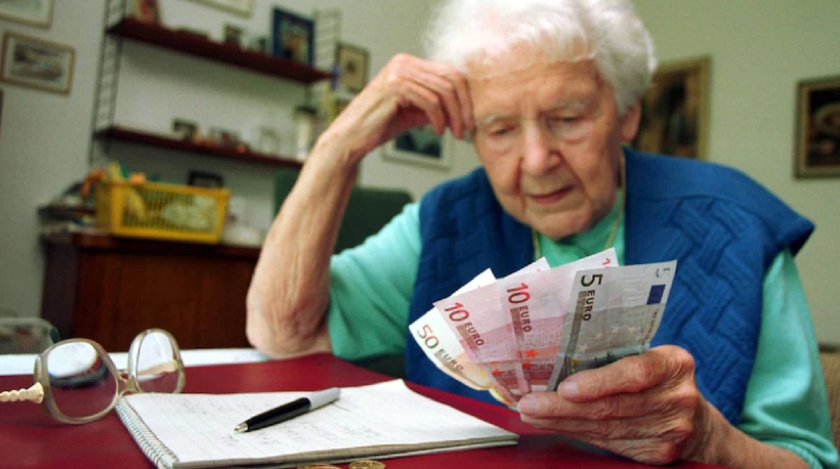 Niemieccy seniorzy na skraju ubóstwa? Żyją za 1400 euro miesięcznie