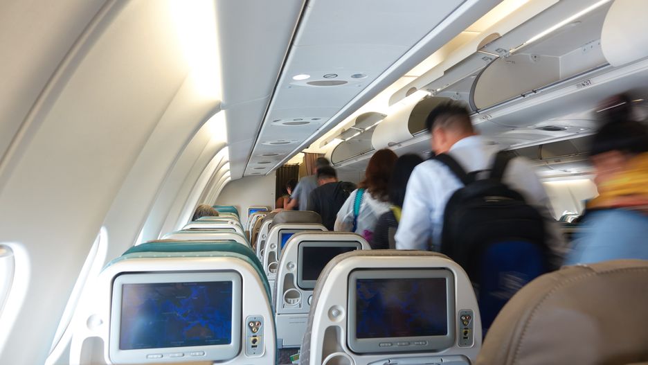 Awaryjne lądowanie zostało wymuszone przez pozorowaną chorobę