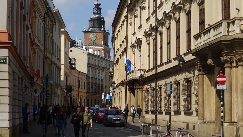 Ulica Bracka w Krakowie. Widok od skrzyżowania z Franciszkańską
