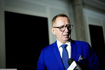 Afera ws. działki pod CPK. Robert Telus odpowiada na zarzuty