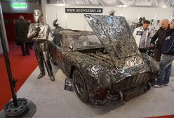 Aston Martin DB5 zbudowany ze śmieci