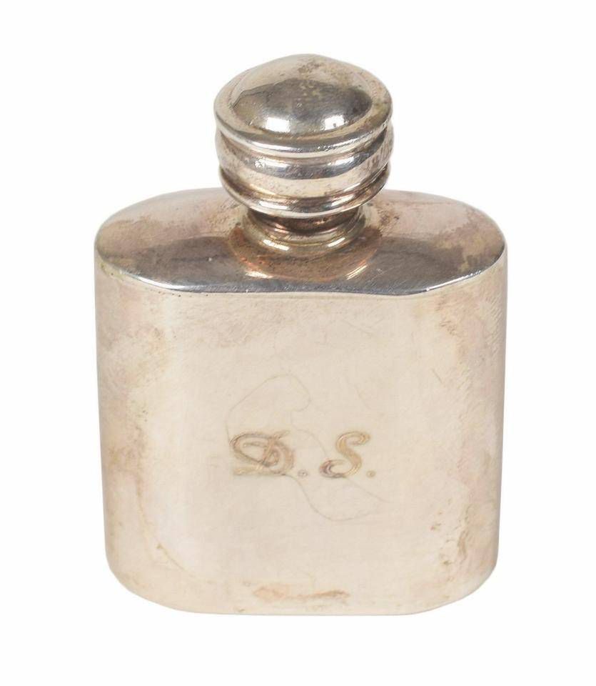 Butelka na perfumy z inicjałami księżnej Diany