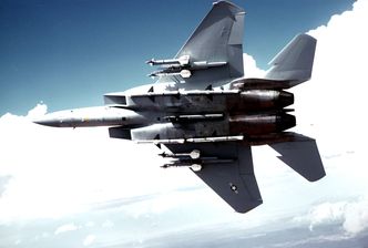 Amerykanie strącają niezidentyfikowane obiekty rakietami za 400 tys. dol. Ma je też Polska