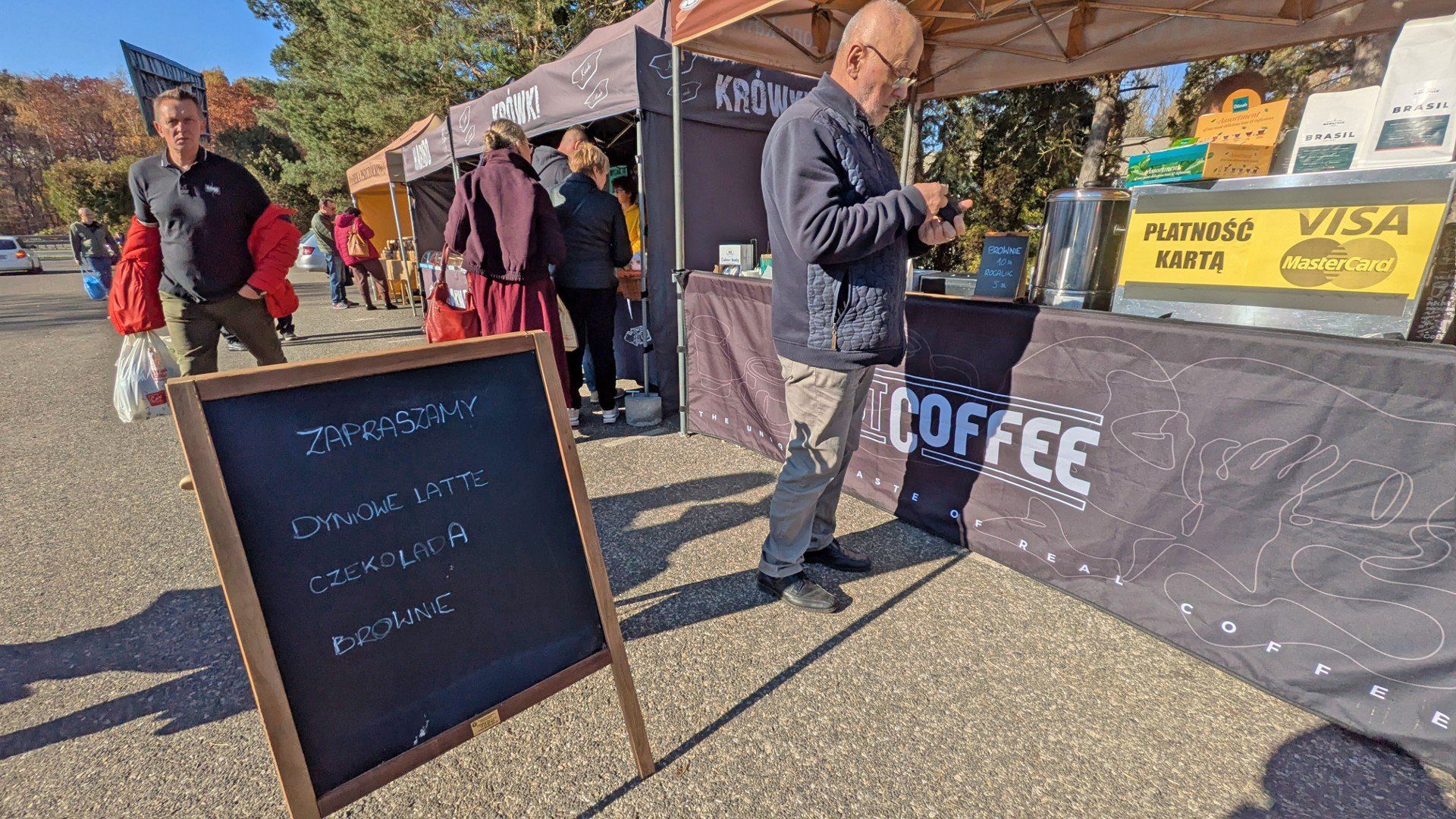 Sprawdziliśmy menu przed cmentarzami w województwie śląskim w dniu Wszystkich Świętych