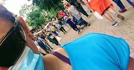 Justyna Kowalczyk w maseczce na Krupówkach. Ma to swoje zalety