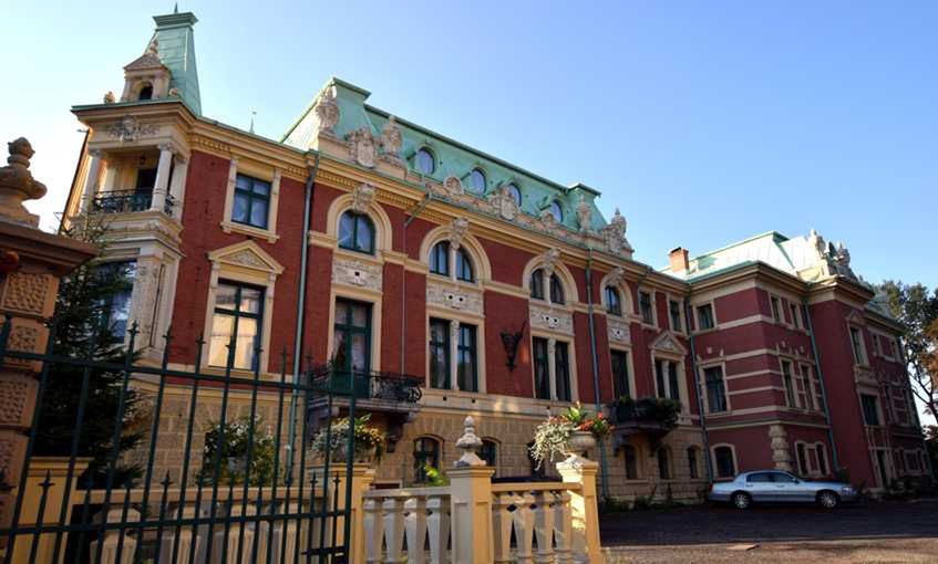 Śląskie. Pięć lokalizacji walczy o tytuł Śląskiej Lokacji Filmowej 2021. W tym gronie jest pałac Dietla w Sosnowcu.