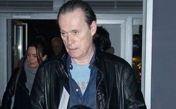 Od 50 lat mieszka w Polsce. Wciąż czuje się gościem