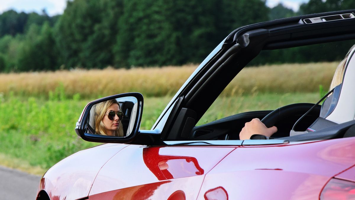 Liczba pań za kierownicą rośnie. W 2006 r. w Polsce 4,9 mln kobiet miało prawo jazdy. W 2014 r. było już 7,7 mln Polek z takim dokumentem