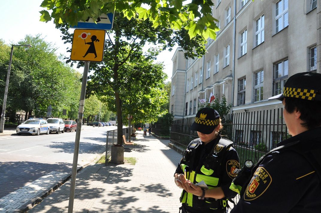 Powrót do szkoły w Warszawie. Policja i straż miejska gotowe?