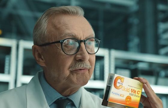 Gold-Vit C Forte reklamowany jako „superodporność” (wideo)