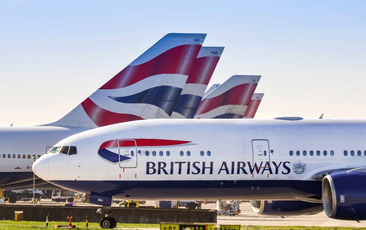 Piloci i stewardzi British Airways będą mogli nosić makijaż do pracy 