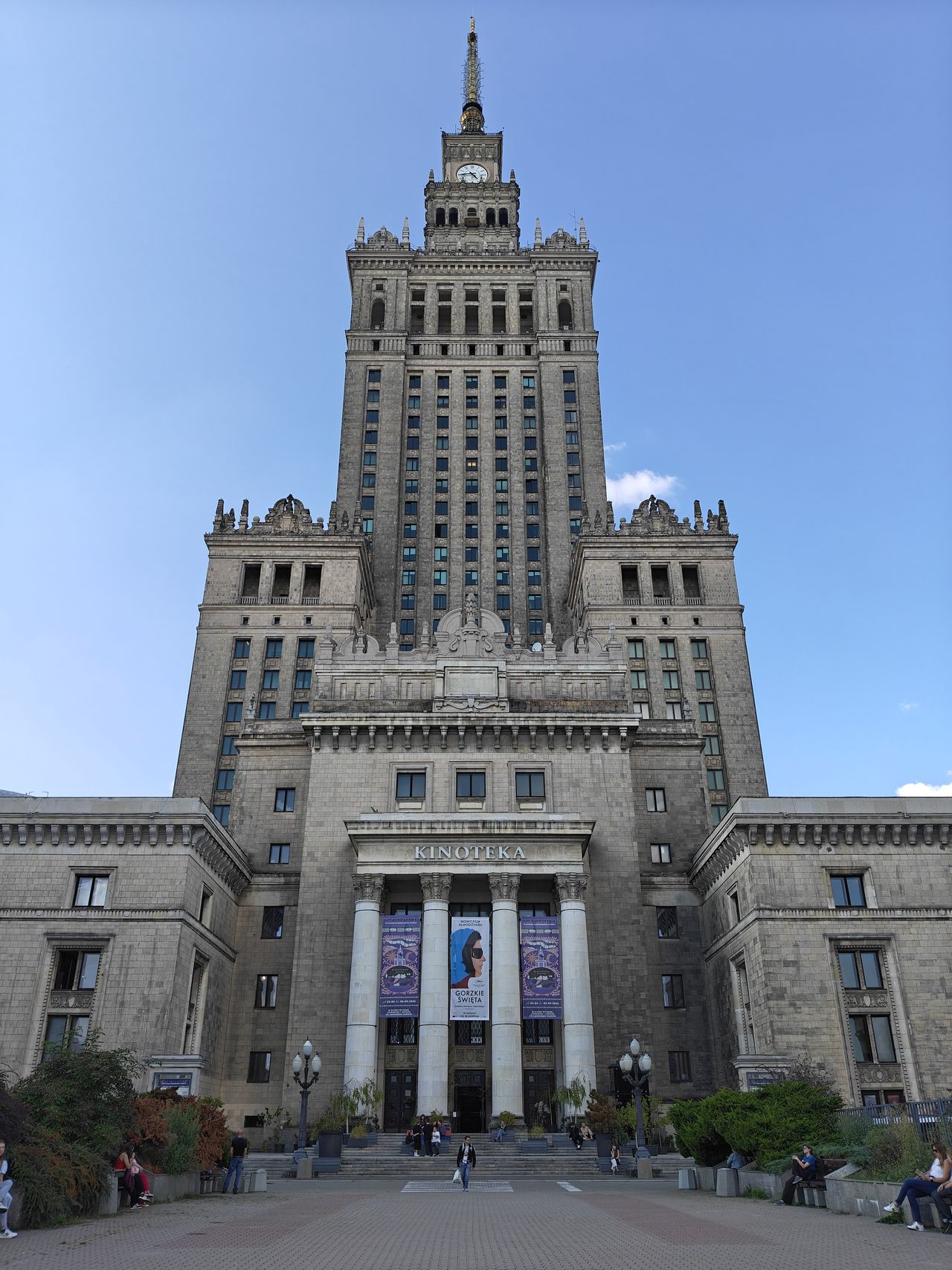 Foto szerokokątne.