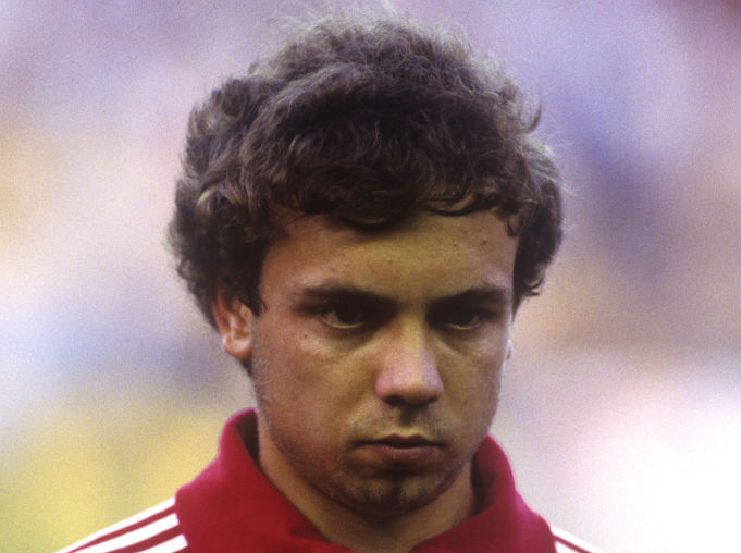 Andrzej Buncol w Polsce grał dla Piasta Gliwice, Ruchu Chorzów i Legii Warszawa (188 meczów w ekstraklasie i 46 goli). W drużynie narodowej występował w latach 1980–1986 (51 meczów, 6 goli).