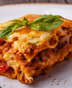 Zatruli się lasagne. Obsługa musiała wzywać karetkę pogotowia