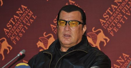 Aktor Steven Seagal twarzą firmy Kałasznikow?