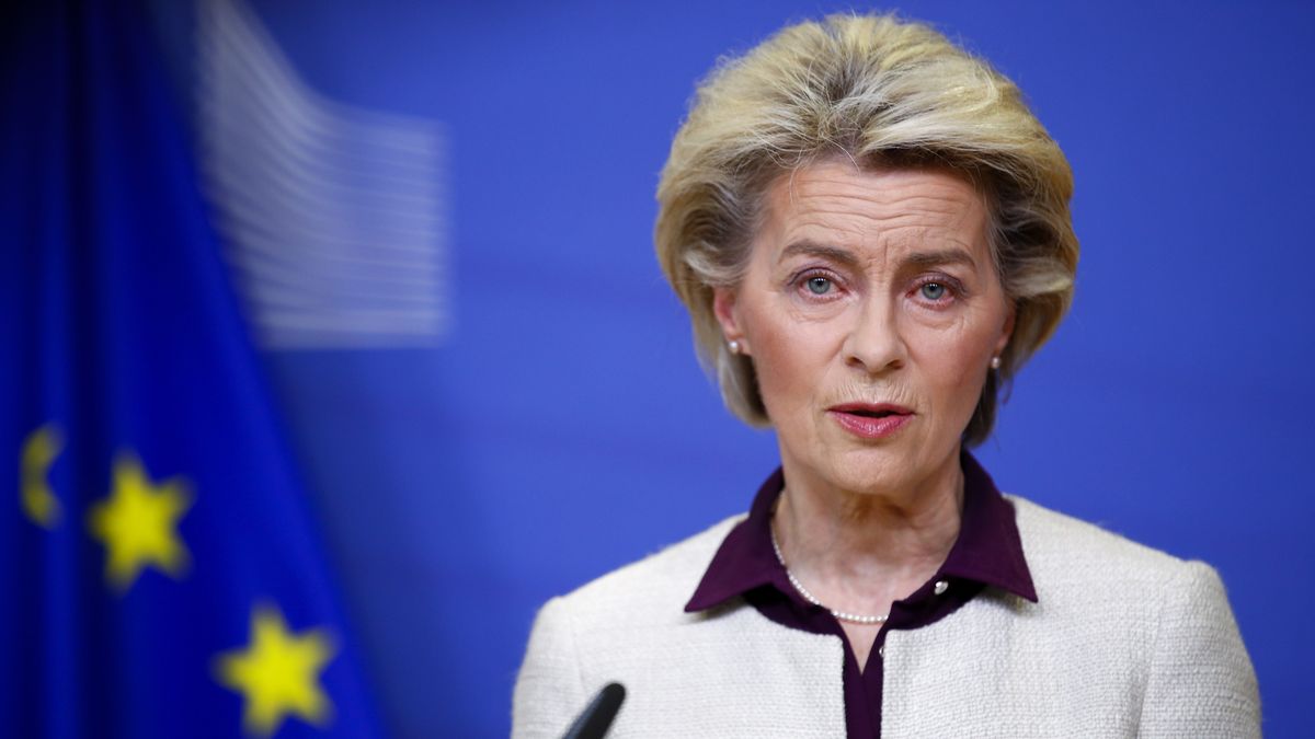 Na zdjęciu Ursula von der Leyen na konferencji prasowje