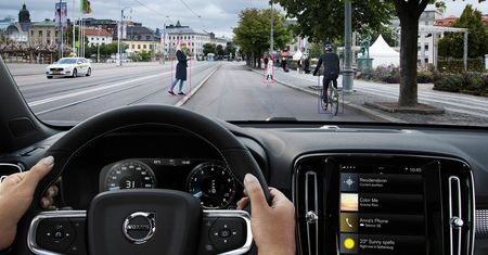 Volvo ograniczy wolność w imię bezpieczeństwa. Przyszłość to nie tylko limitery prędkości