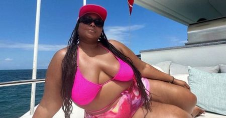 Lizzo w bikini. Bez wstydu pokazała swoje obfite kształty