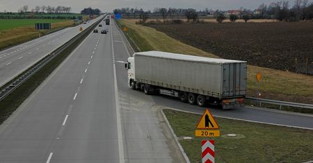 System dróg w Polsce. Zła informacja dla kierowców - coraz więcej płatnych tras