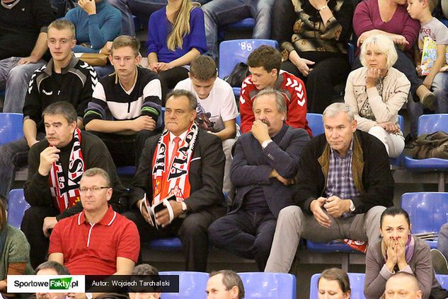 Eugeniusz Lijewski (z prawej w środkowym rzędzie) zapewnia, że jeśli któryś z jego synów wywalczy awans do Final Four Ligi Mistrzów, pojedzie kibicować do Kolonii.