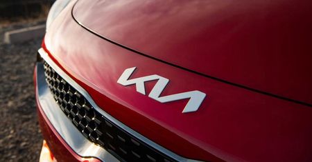 Kia wzywa do serwisu setki tysięcy aut. Usterka nie pozwoli wyjść z bagażnika
