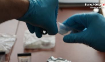 Świętochłowice. Dwaj mężczyźni nie mieli maseczki, ale o narkotykach nie zapomnieli.