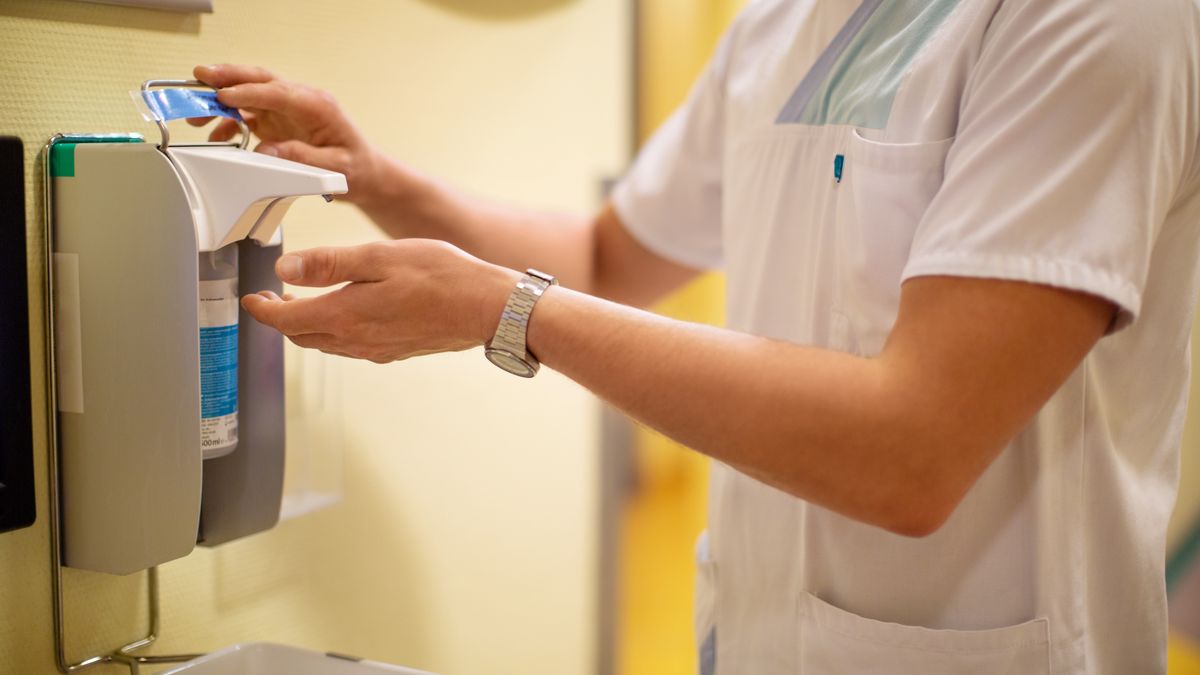 Szpital w Szczecinie wstrzymał przyjęcia nowych pacjentów