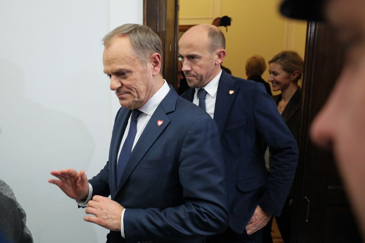 Tusk wyraźnie zniesmaczony. Odpowiedział Kaczyńskiemu