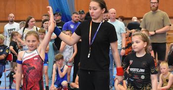 Sieradz: 150 młodych sportowców rywalizuje w turnieju "Zapaśnicza nadzieja". Potężne zawody