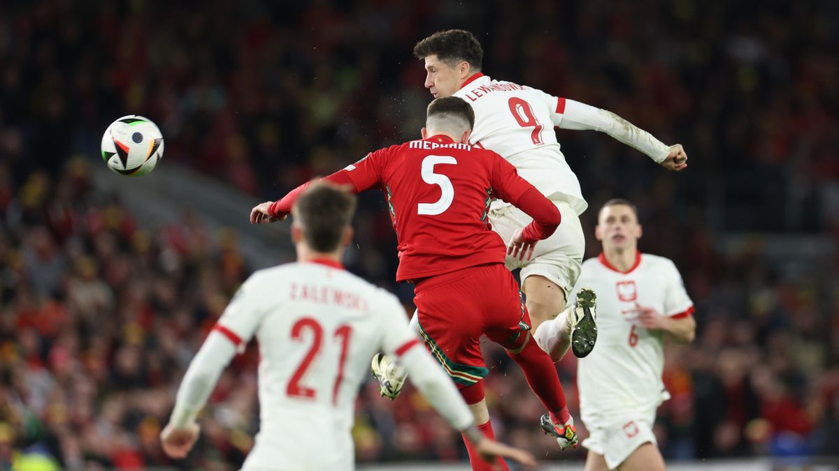 PAP / Leszek Szymański / Robert Lewandowski w akcji