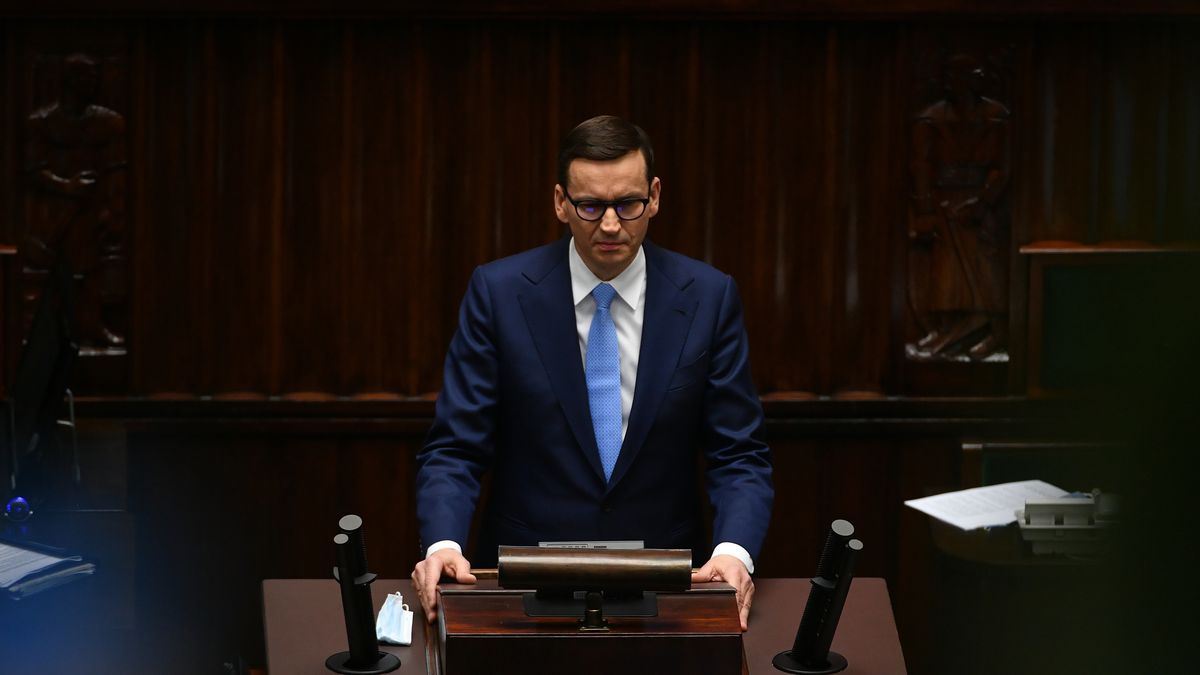 Na zdjęciu premier Mateusz Morawiecki na sejmowej mównicy