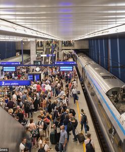 Pociąg wykoleił się na Dworcu Centralnym. Duże opóźnienia