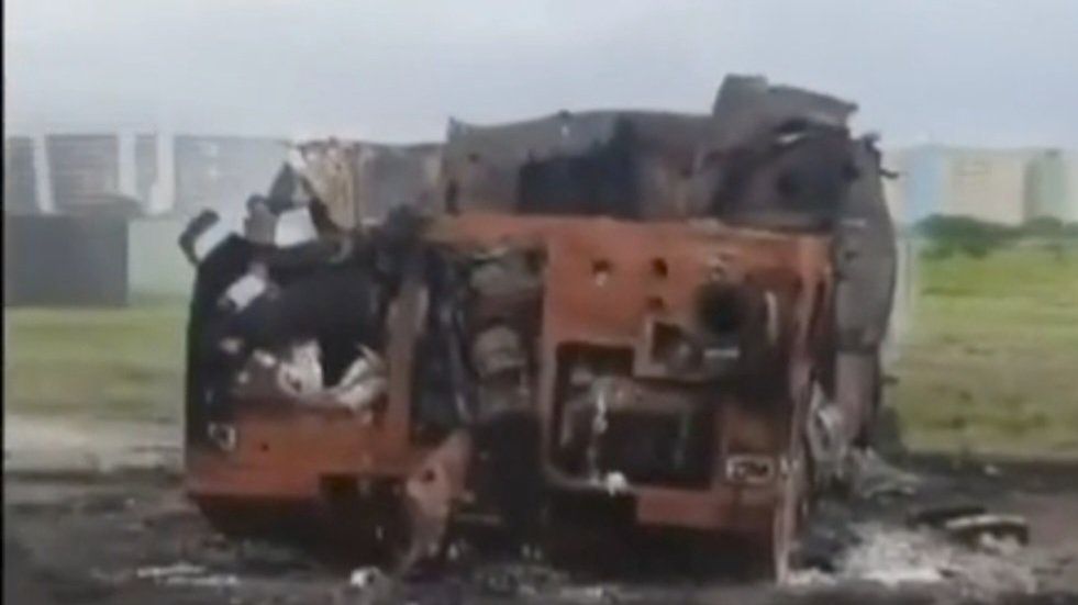 Wrak jednego z BUK-ów na lotnisku w okolicy Caracas. 