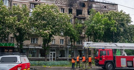 Tragiczne skutki rosyjskiego ataku w Kijowie. Trzech ratowników zginęło