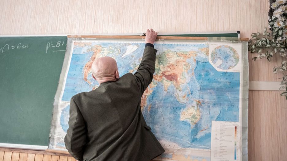 Zdemaskowano fałszywego nauczyciela. Wpadł przez proste błędy