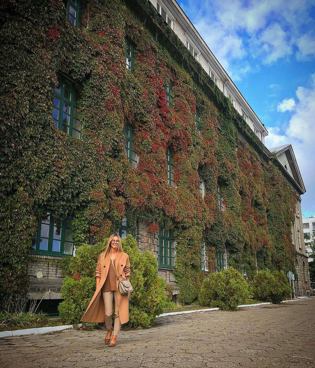 Małgorzata Rozenek cała w brązach