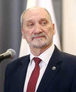 Macierewicz grzmi. Wystosował absurdalny apel