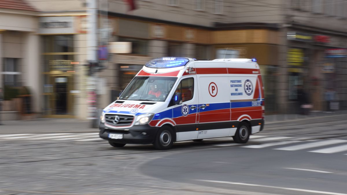 Zmarł na schodach sklepu w Olsztynie.