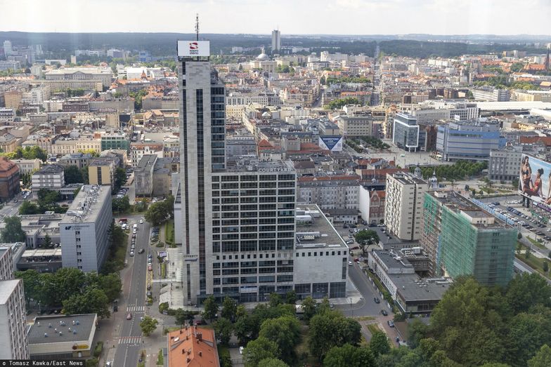 Polska Tomasz Kawka
Fot. Tomasz Kawka/East News Katowice 26.06.2023 Widok na Katowice i okoliczne miasta z 30 pietra wiezowca KTW. Jest to obecnie najwyzszy budynek w Katowicach.
Tomasz Kawka