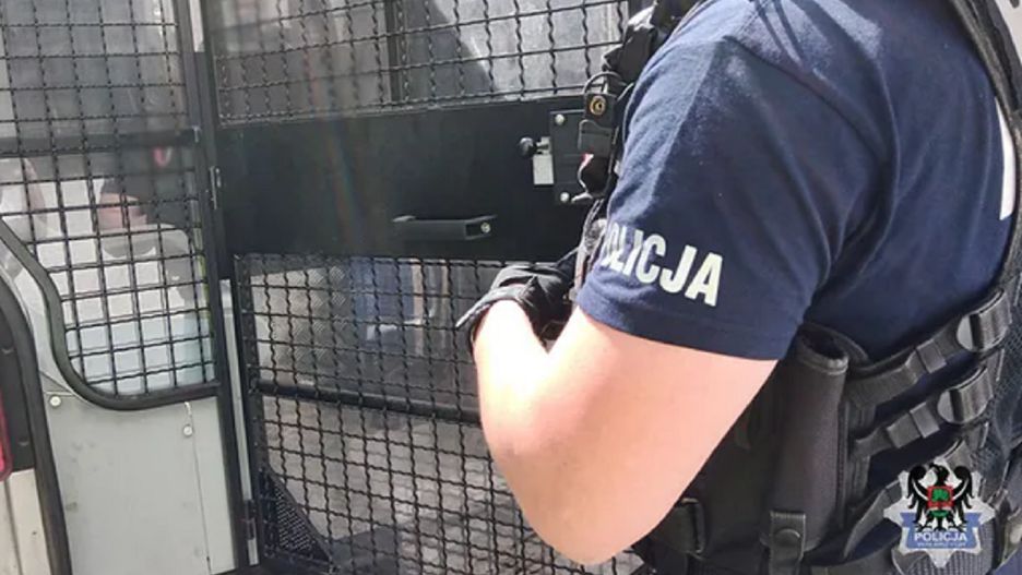Zatrzymano i aresztowani sprawcę.