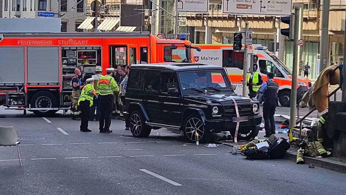 Wypadek w Stuttgarcie. Samochód wjechał w pieszych