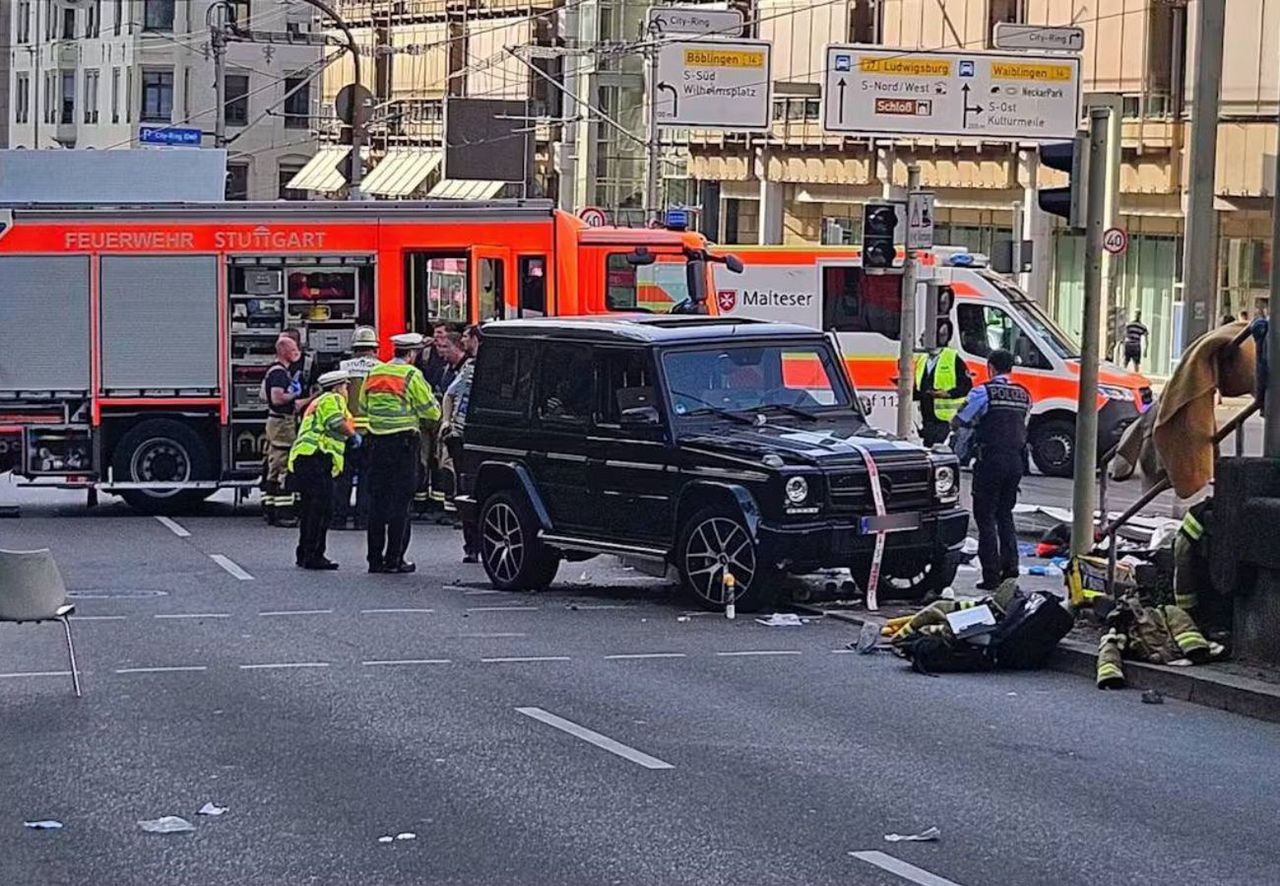 Car plows into crowd in Stuttgart, eight injured, driver detained