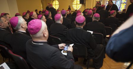 Biskupi chronili księży-pedofilów. Lista