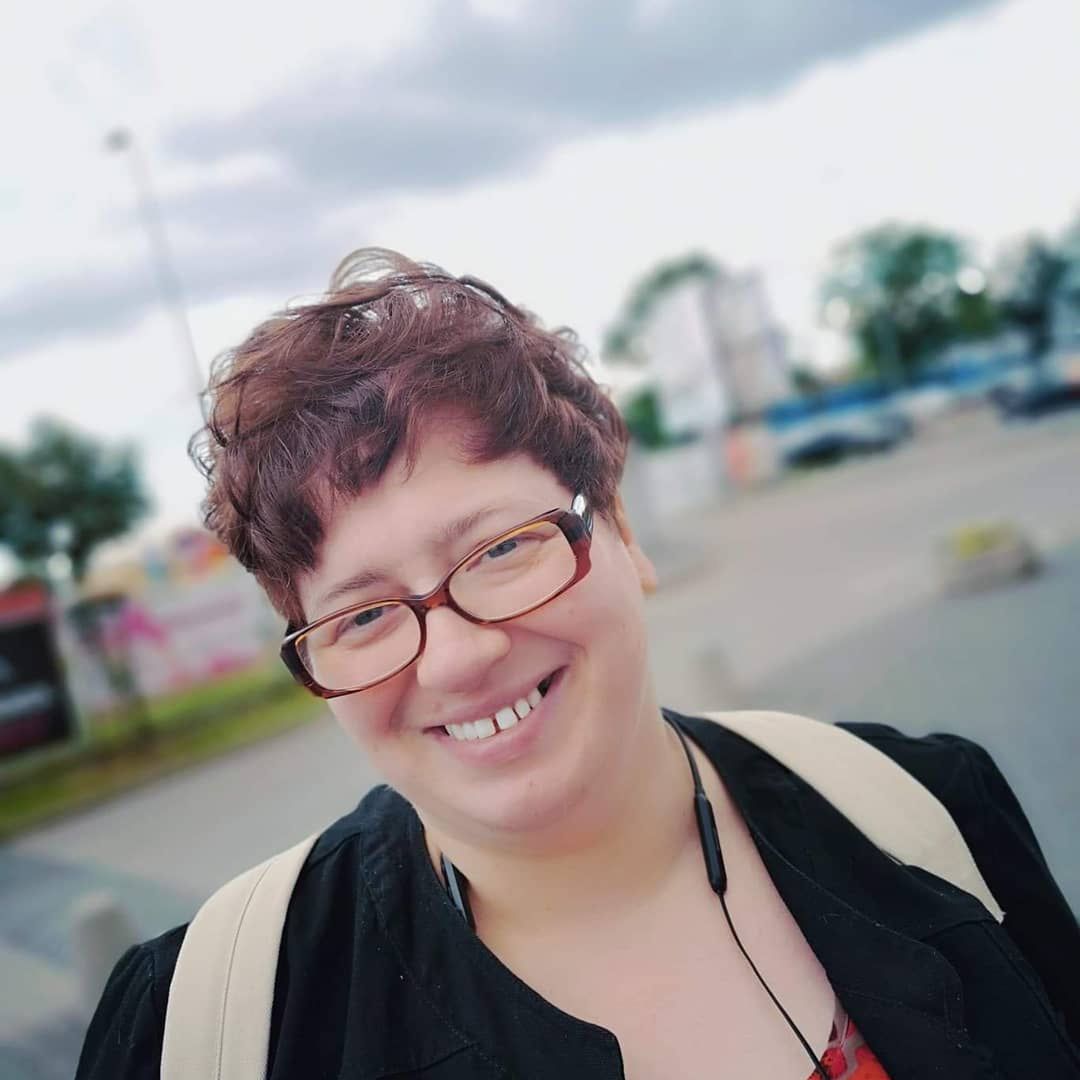 Cleo jest w żałobie. Jej krawcowa pani Małgosia nie żyje
