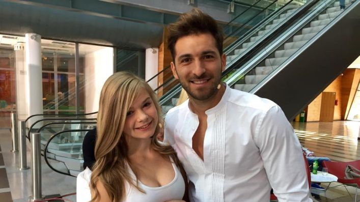 Rafał Maślak, Julia Wróblewska
Fotografia: screen z Facebook.com