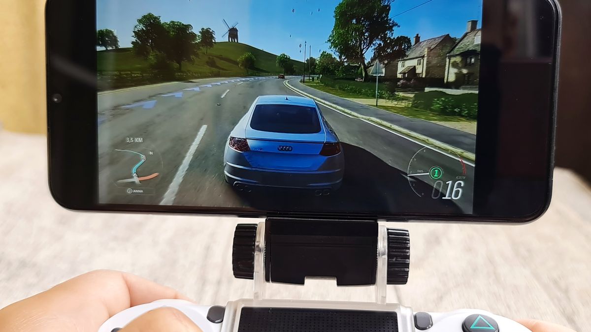 Odpaliłem Forzę Horizon 4 na smartfonie za 500 zł. xCloud daje radę 1