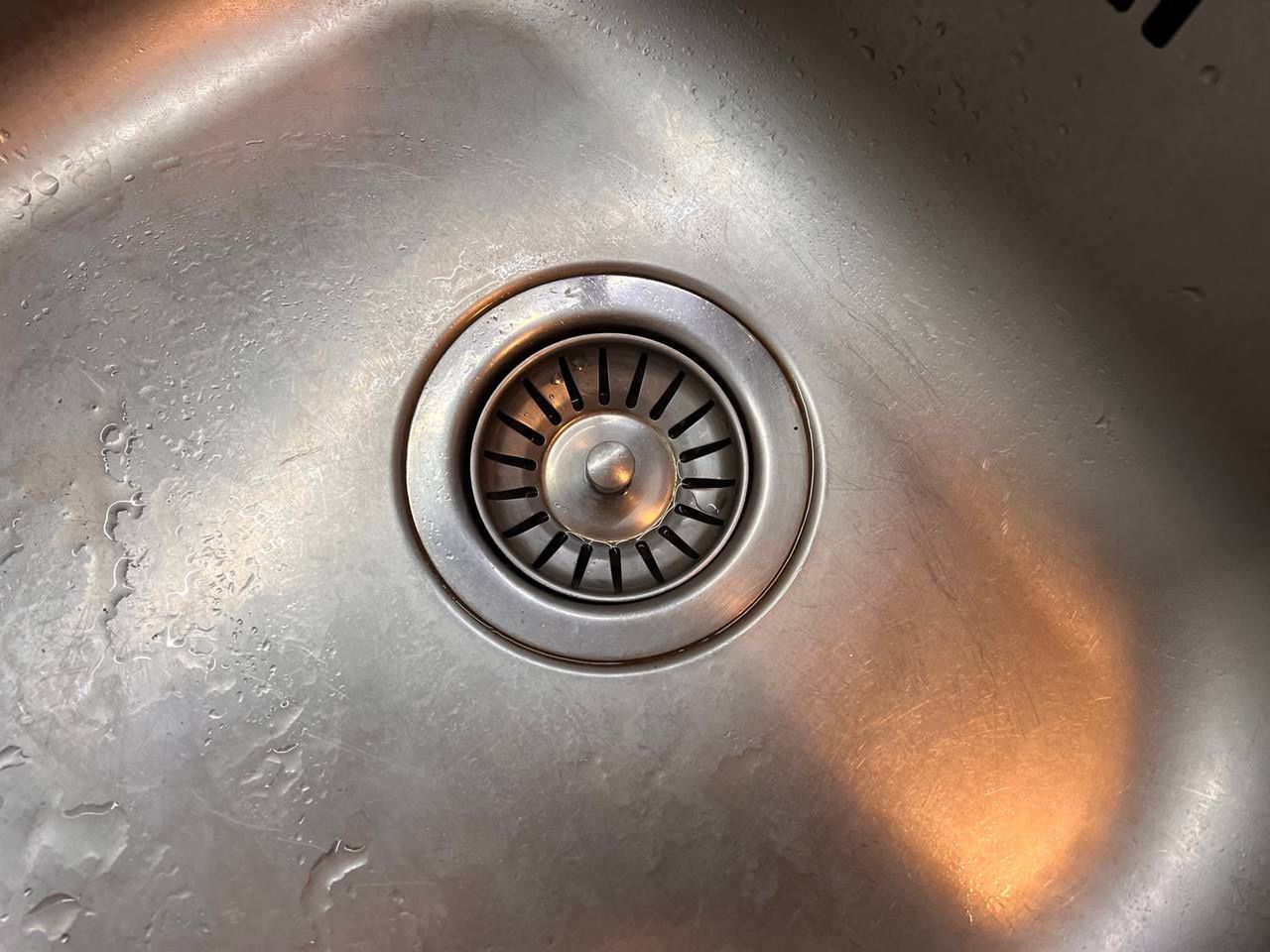 Affordable home remedies to remove sink odors and unclog kitchen drains